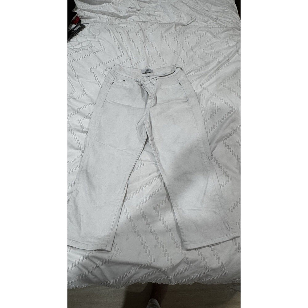 YMI Jeans Wanna Betta Butt White Denim Jeans Button Zip 5-Pocket Women size 11